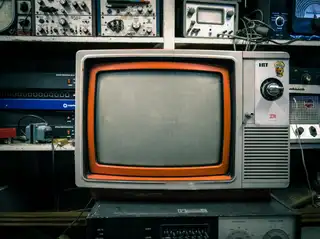 Televisore CRT vintage anni '70, richiamo alle origini TV del 1978